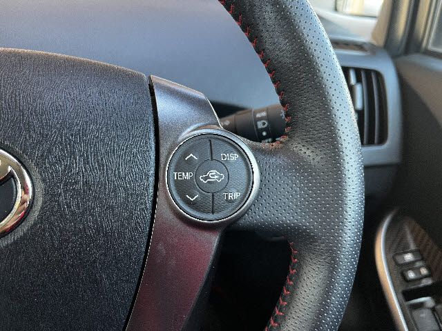 TOYOTA PRIUS 2014 Image 31