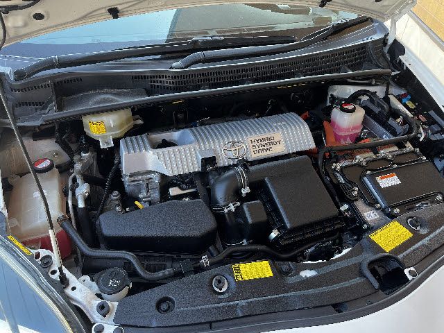 TOYOTA PRIUS 2014 Image 31