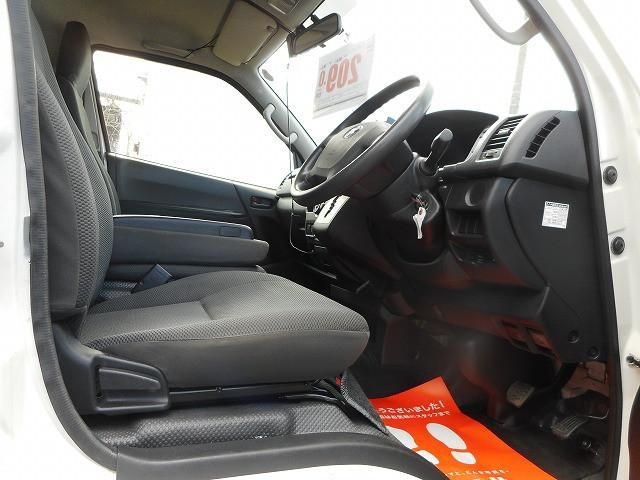 TOYOTA HIACE VAN 4WD 2016 Image 31