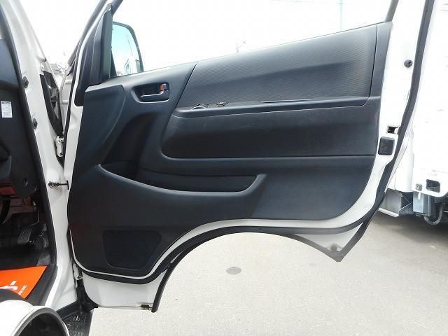 TOYOTA HIACE VAN 4WD 2016 Image 31