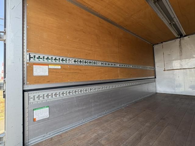 TOYOTA DYNA 2017 Image 31