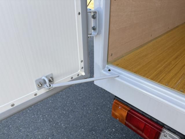 HINO DUTRO 2024 Image 31