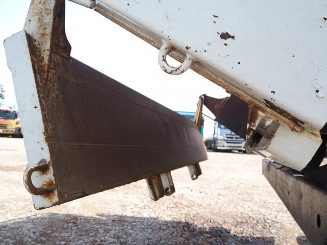 MITSUBISHI FUSOU FIGHTER 2013 Image 31