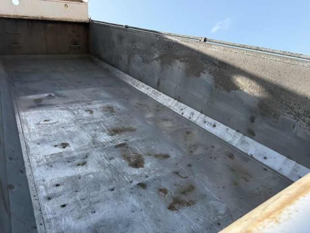 NISSAN DIESEL QUON 2012 Image 31