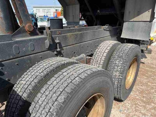 NISSAN DIESEL QUON 2012 Image 31