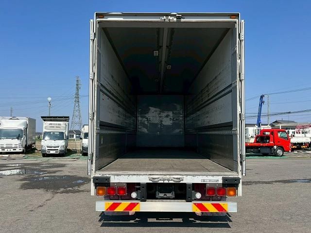 MITSUBISHI FUSOU SUPER GREAT 2016 Image 31