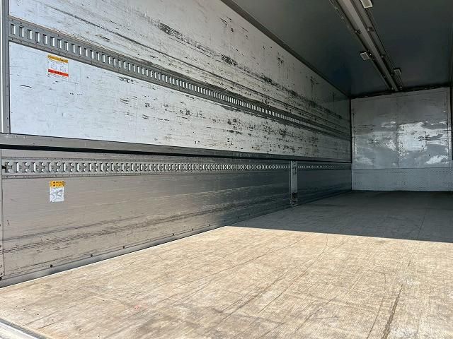 MITSUBISHI FUSOU SUPER GREAT 2016 Image 31