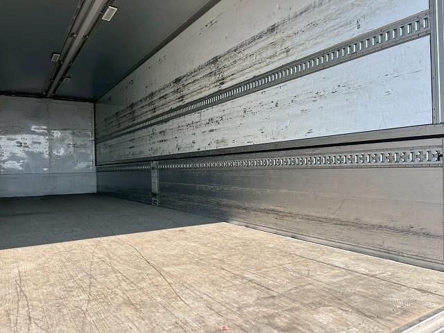 MITSUBISHI FUSOU SUPER GREAT 2016 Image 31