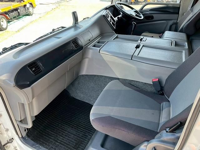 MITSUBISHI FUSOU SUPER GREAT 2016 Image 31