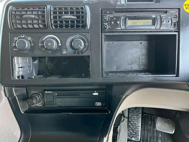 MITSUBISHI FUSOU SUPER GREAT 2016 Image 31