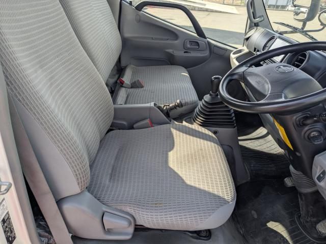 HINO DUTRO 2019 Image 31