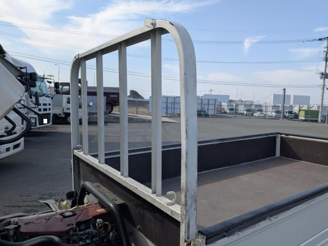 HINO DUTRO 2019 Image 31