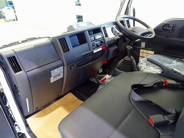 ISUZU ELF 2026 Image 31