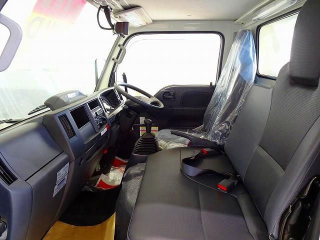 ISUZU ELF 2026 Image 31