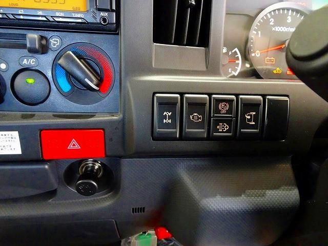 ISUZU ELF 2026 Image 31