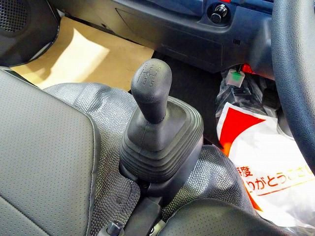 ISUZU ELF 2026 Image 31