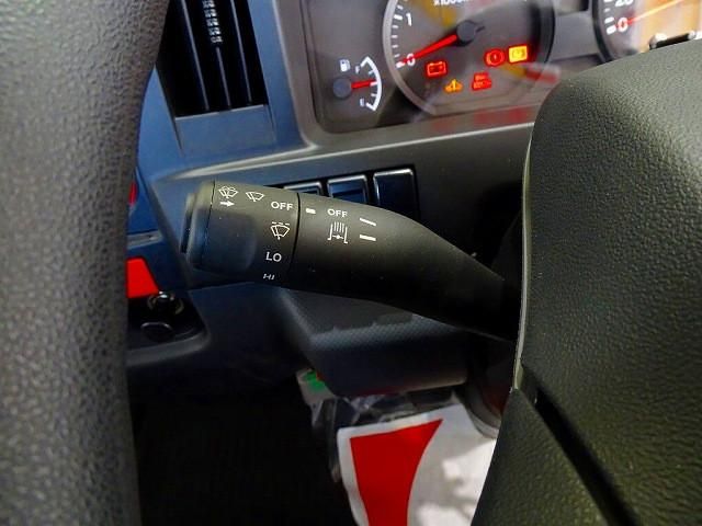 ISUZU ELF 2026 Image 31