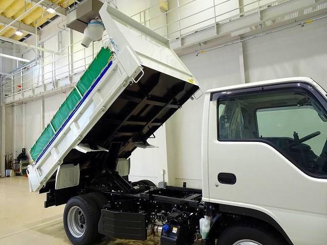 ISUZU ELF 2026 Image 31