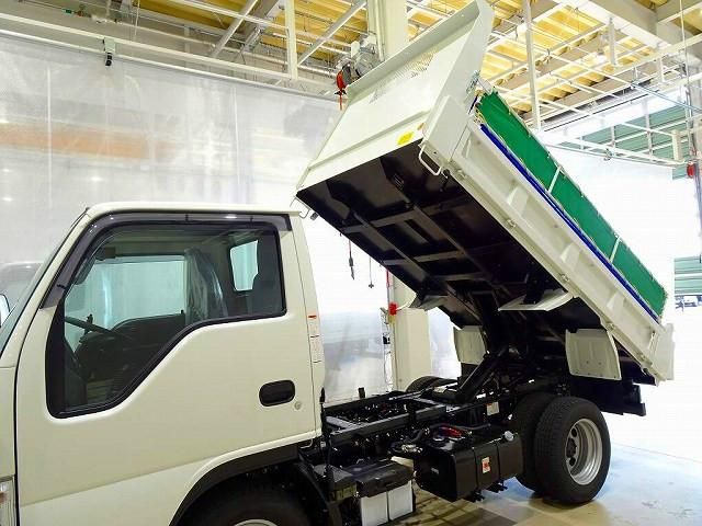 ISUZU ELF 2026 Image 31