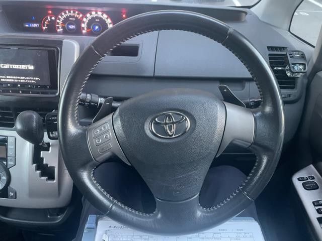 TOYOTA VOXY 2010 Image 31