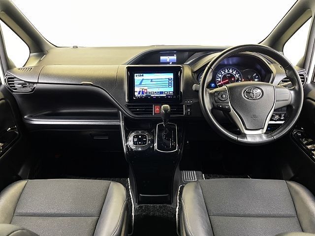 TOYOTA NOAH 2018 Image 31