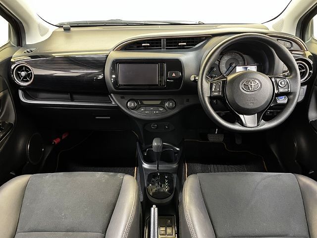 TOYOTA VITZ HYBRID 2019 Image 31