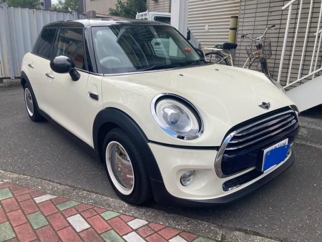 BMW MINI COOPER D 5D 2017 Image 31