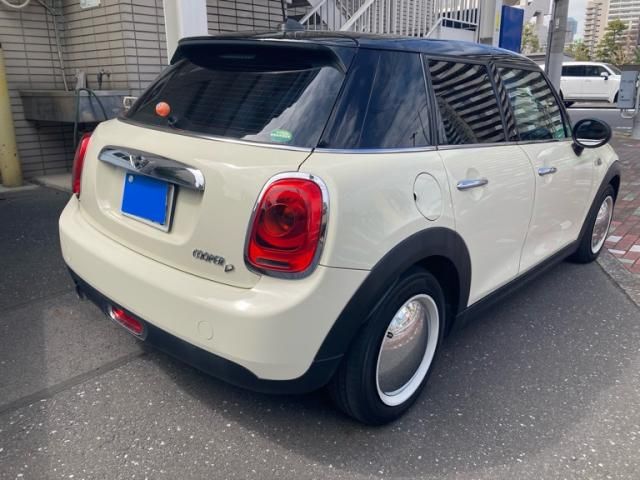 BMW MINI COOPER D 5D 2017 Image 31