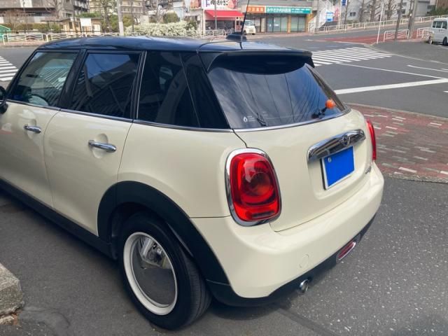 BMW MINI COOPER D 5D 2017 Image 31