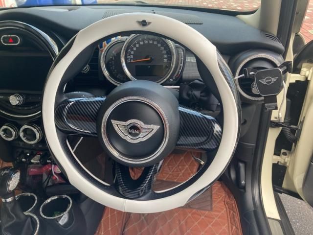 BMW MINI COOPER D 5D 2017 Image 31