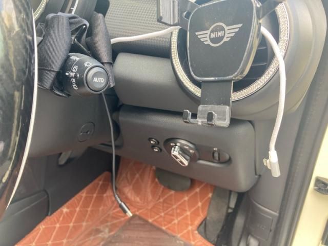 BMW MINI COOPER D 5D 2017 Image 31