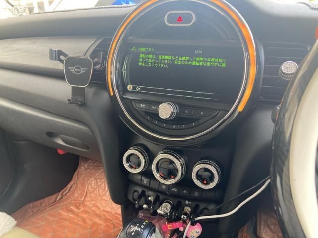 BMW MINI COOPER D 5D 2017 Image 31