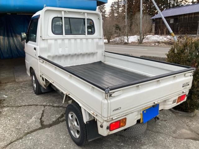 DAIHATSU HIJET TRUCK 4WD 2011 Image 31