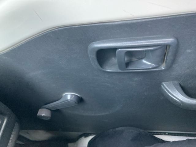 DAIHATSU HIJET TRUCK 4WD 2011 Image 31