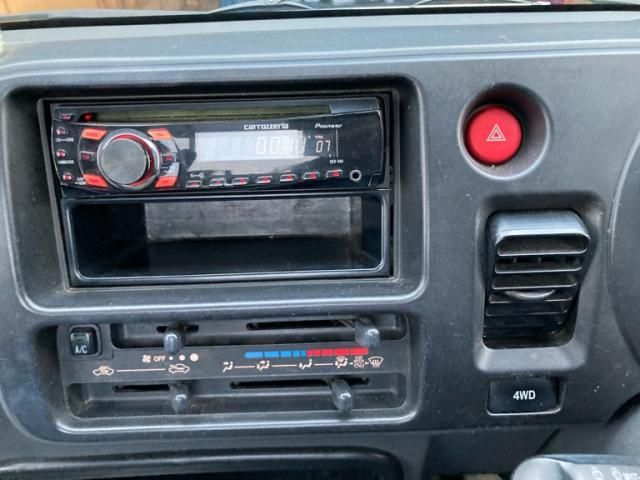 DAIHATSU HIJET TRUCK 4WD 2011 Image 31