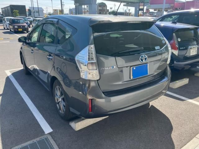 TOYOTA PRIUS ALPHA 2014 Image 31