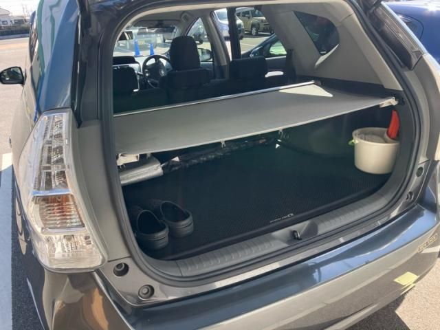 TOYOTA PRIUS ALPHA 2014 Image 31