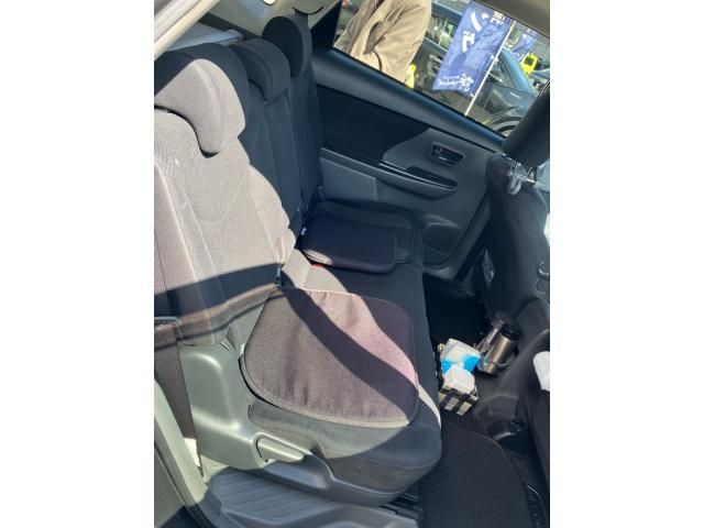 TOYOTA PRIUS ALPHA 2014 Image 31