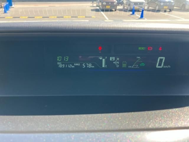 TOYOTA PRIUS ALPHA 2014 Image 31