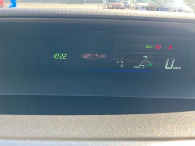 TOYOTA PRIUS ALPHA 2014 Image 31