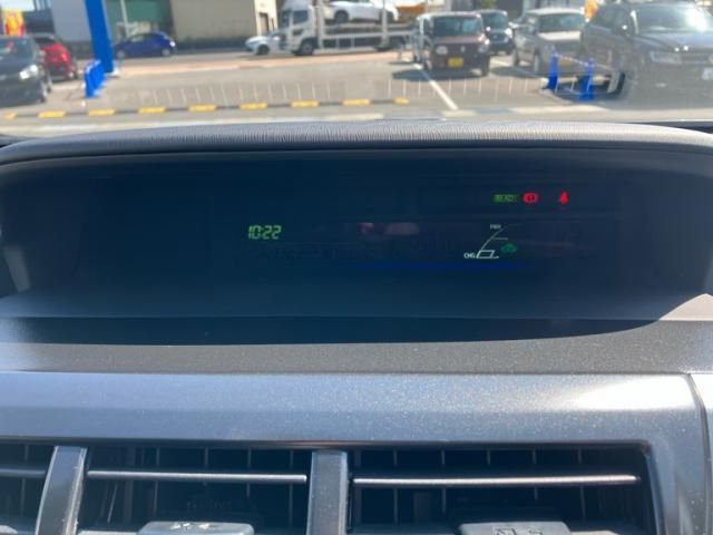 TOYOTA PRIUS ALPHA 2014 Image 31