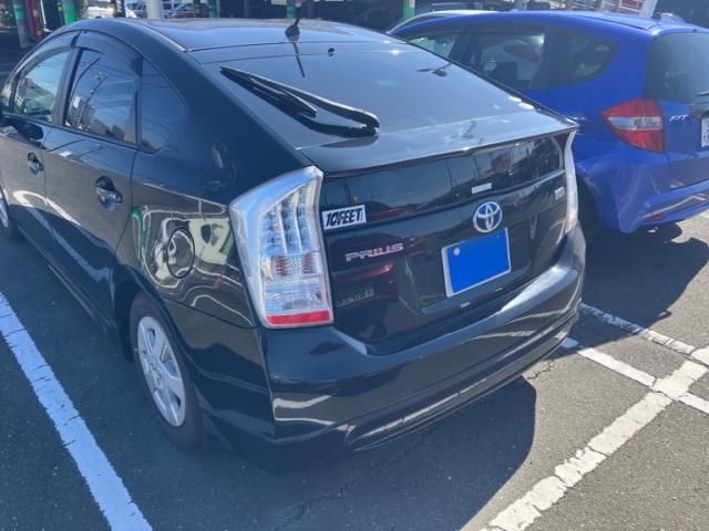 TOYOTA PRIUS 2011 Image 31