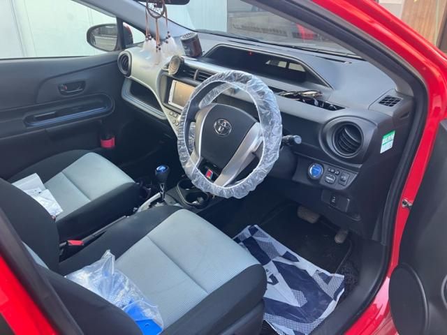 TOYOTA AQUA 2013 Image 31