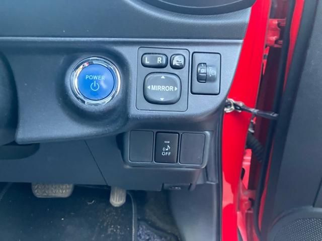 TOYOTA AQUA 2013 Image 31