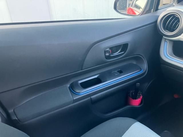 TOYOTA AQUA 2013 Image 31