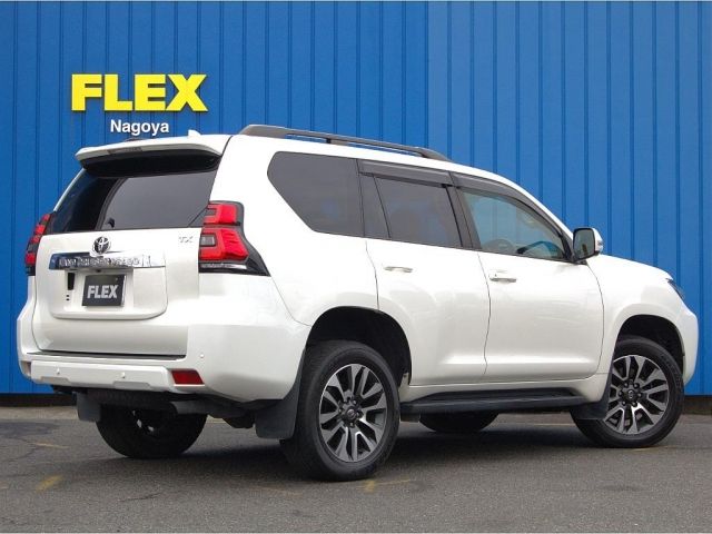 TOYOTA LANDCRUISER PRADO 2023 Image 31