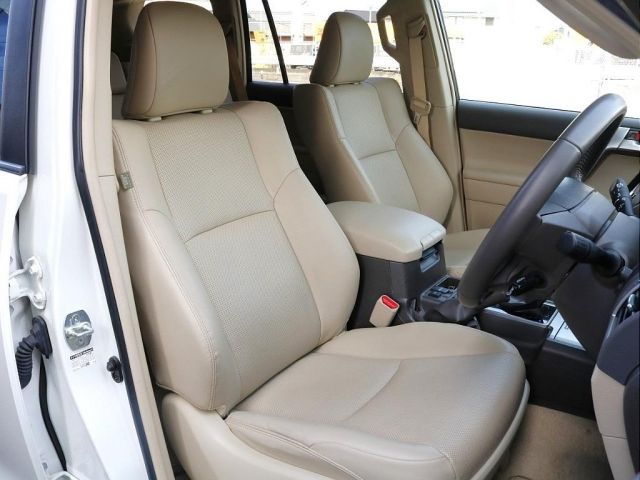 TOYOTA LANDCRUISER PRADO 2023 Image 31