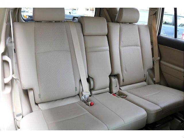 TOYOTA LANDCRUISER PRADO 2023 Image 31