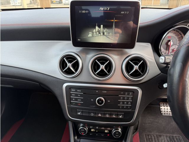 MERCEDES BENZ CLA CL 2016 Image 31