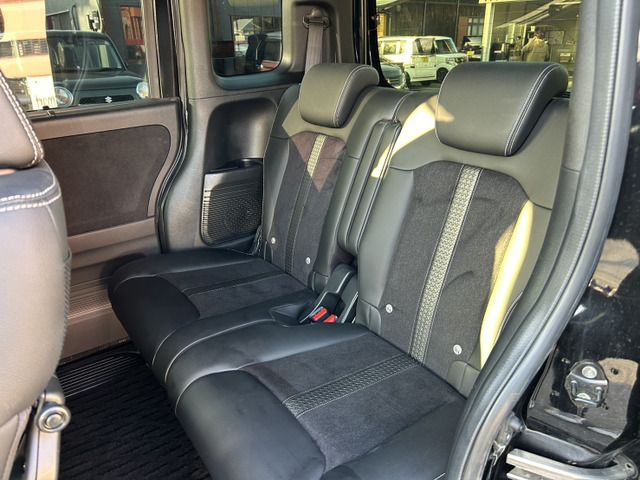 HONDA N BOX CUSTOM 2023 Image 31